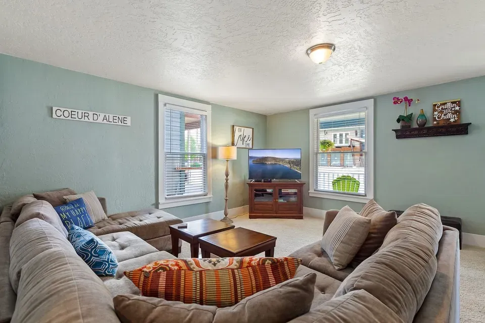 2 Bed 1 Bath Modern Contemporary Residence in Coeur d Alene, ID - 2