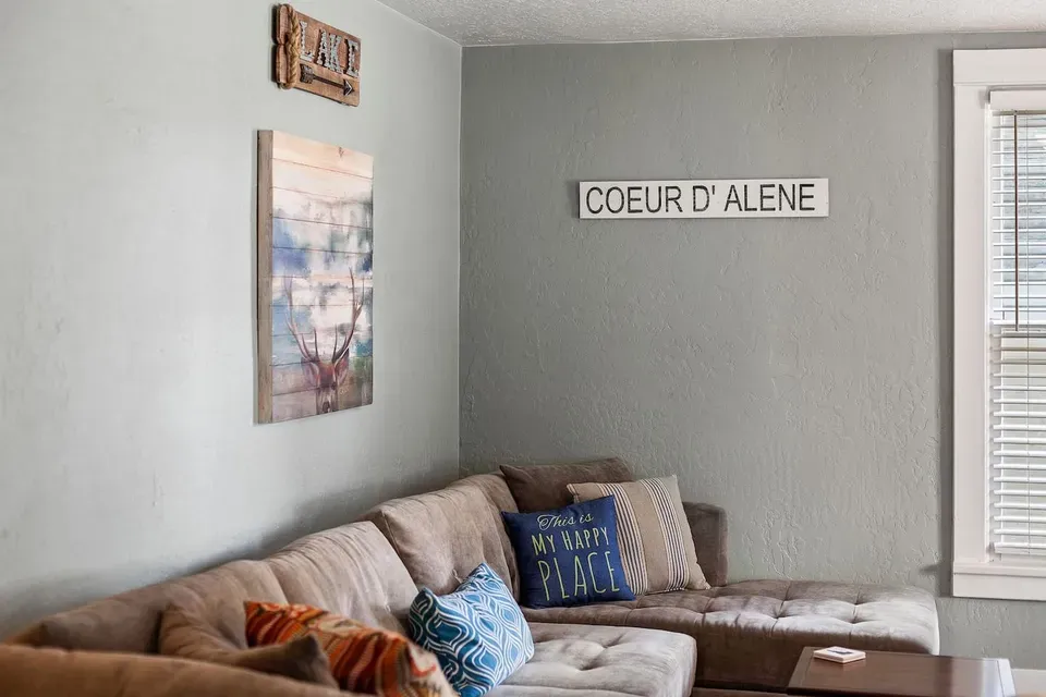 2 Bed 1 Bath Modern Contemporary Residence in Coeur d Alene, ID - 3