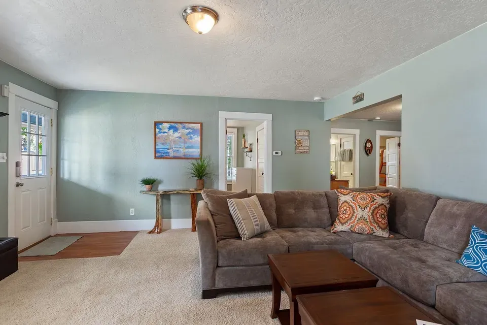 2 Bed 1 Bath Modern Contemporary Residence in Coeur d Alene, ID - 5
