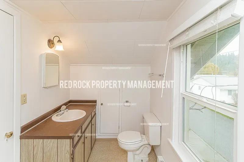 2 Bed 1 Bath Modern Contemporary Residence in Coeur d Alene, ID - 4