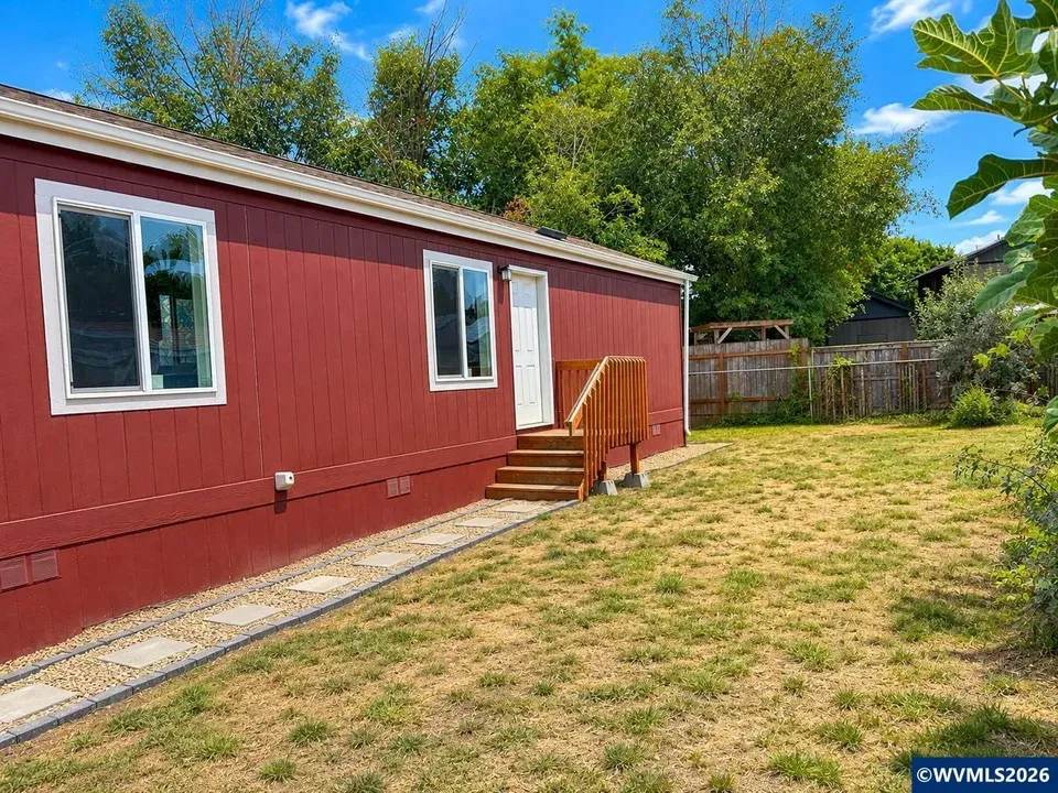 2 Bed 1 Bath Modern Contemporary Residence in Corvallis, OR - 1