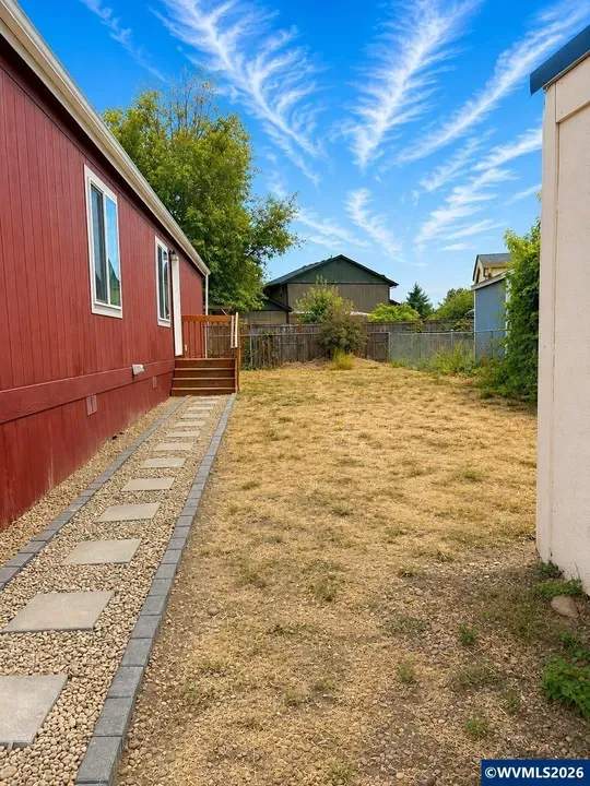 2 Bed 1 Bath Modern Contemporary Residence in Corvallis, OR - 4