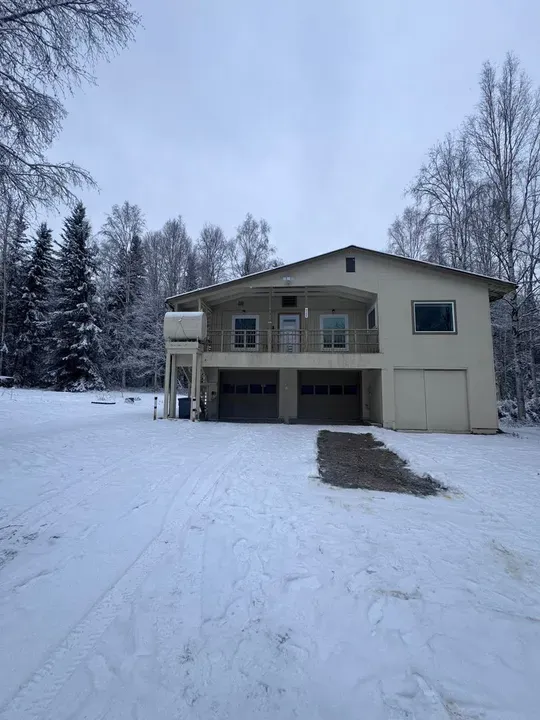 2 Bed 1 Bath Modern Contemporary Residence in Fairbanks, AK - 4