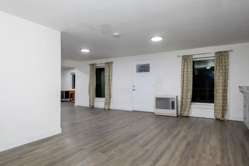 2 Bed 1 Bath Modern Contemporary Residence in Fairbanks, AK - 5