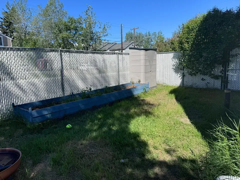 2 Bed 1 Bath Modern Contemporary Residence in Fairbanks, AK - 4