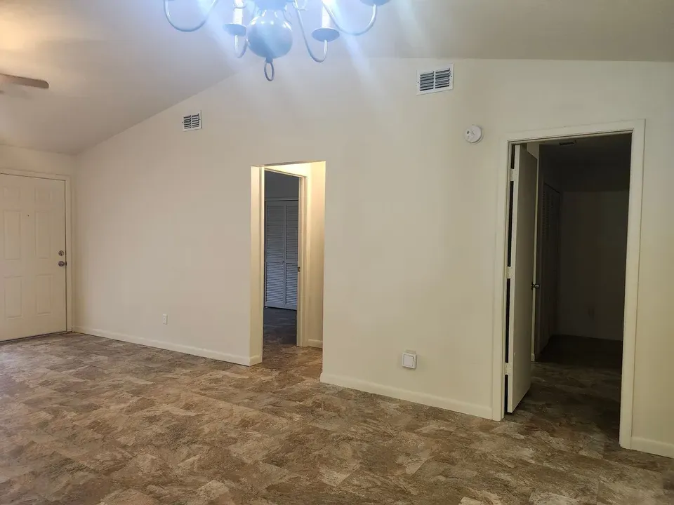 2 Bed 1 Bath Modern Contemporary Residence in Fort Myers, FL - 3