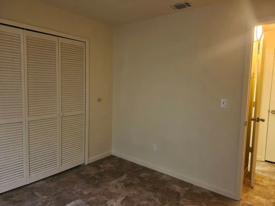 2 Bed 1 Bath Modern Contemporary Residence in Fort Myers, FL - 5