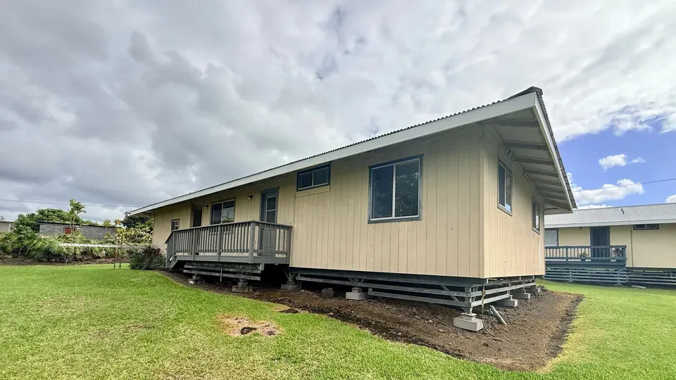 2 Bed 1 Bath Modern Contemporary Residence in Hilo, HI