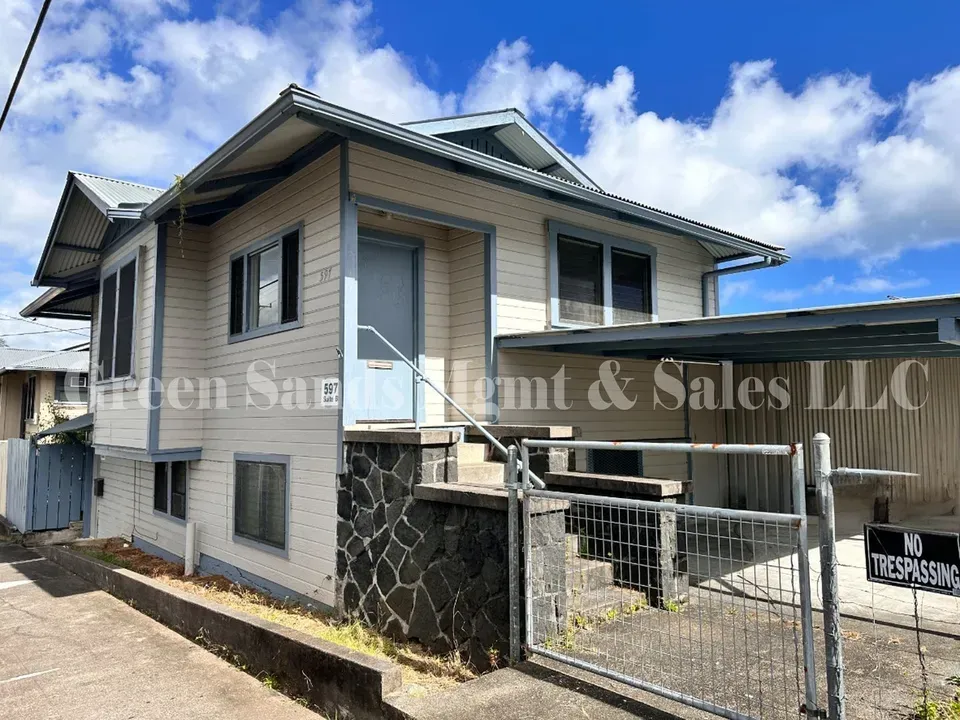 2 Bed 1 Bath Modern Contemporary Residence in Hilo, HI