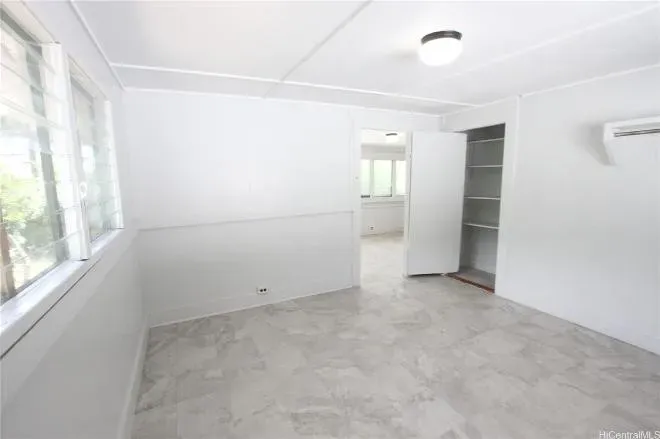 2 Bed 1 Bath Modern Contemporary Residence in Honolulu, HI - 4