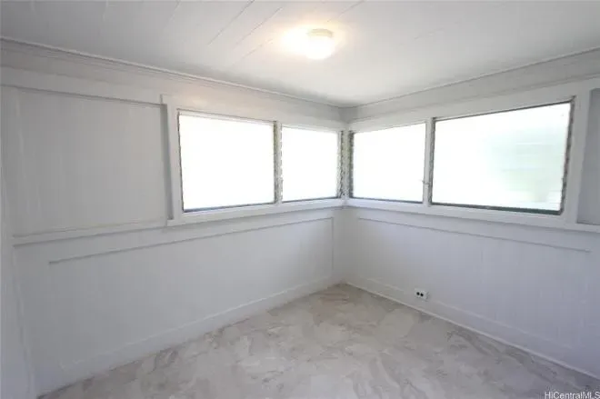 2 Bed 1 Bath Modern Contemporary Residence in Honolulu, HI - 5