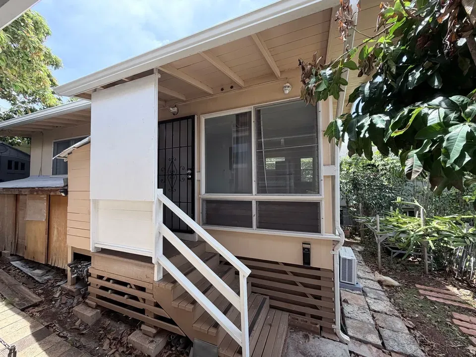 2 Bed 1 Bath Modern Contemporary Residence in Honolulu, HI - 3