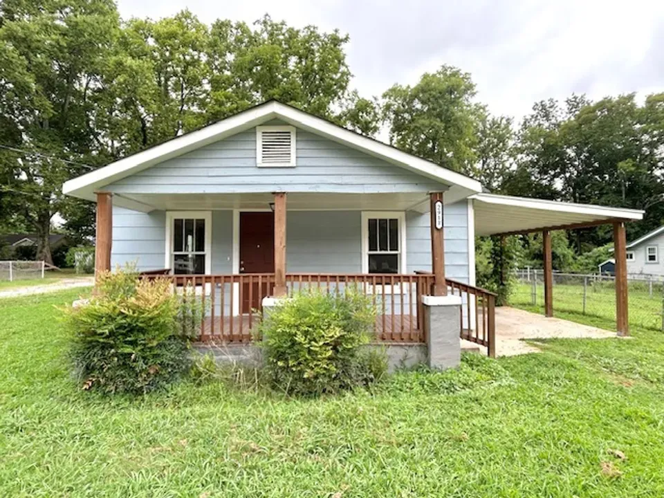 2 Bed 1 Bath Modern Contemporary Residence in Huntsville, AL