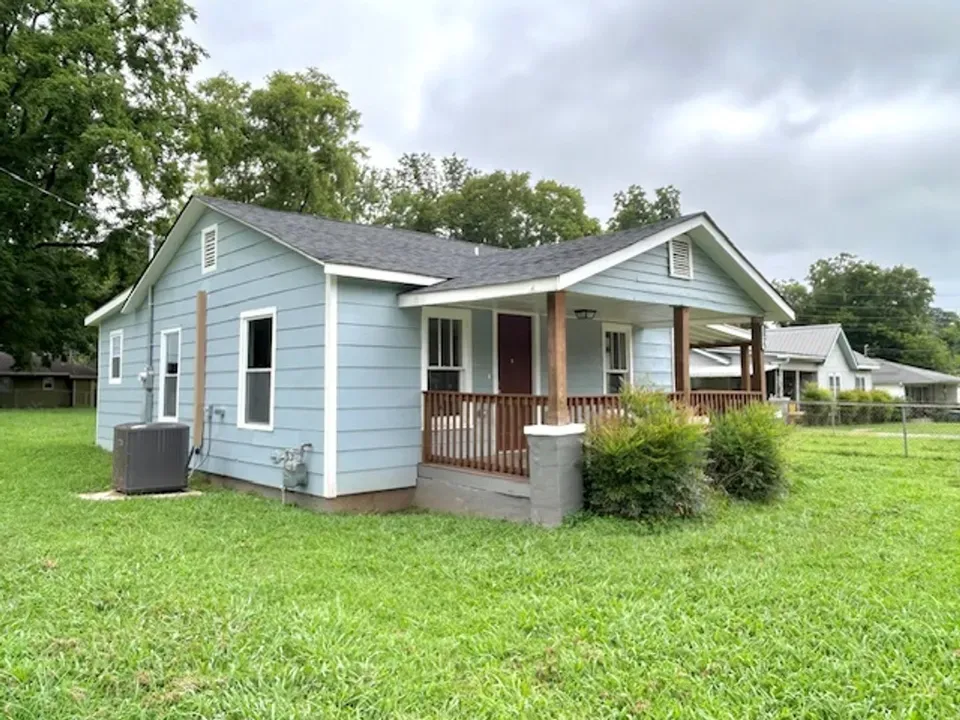 2 Bed 1 Bath Modern Contemporary Residence in Huntsville, AL - 3