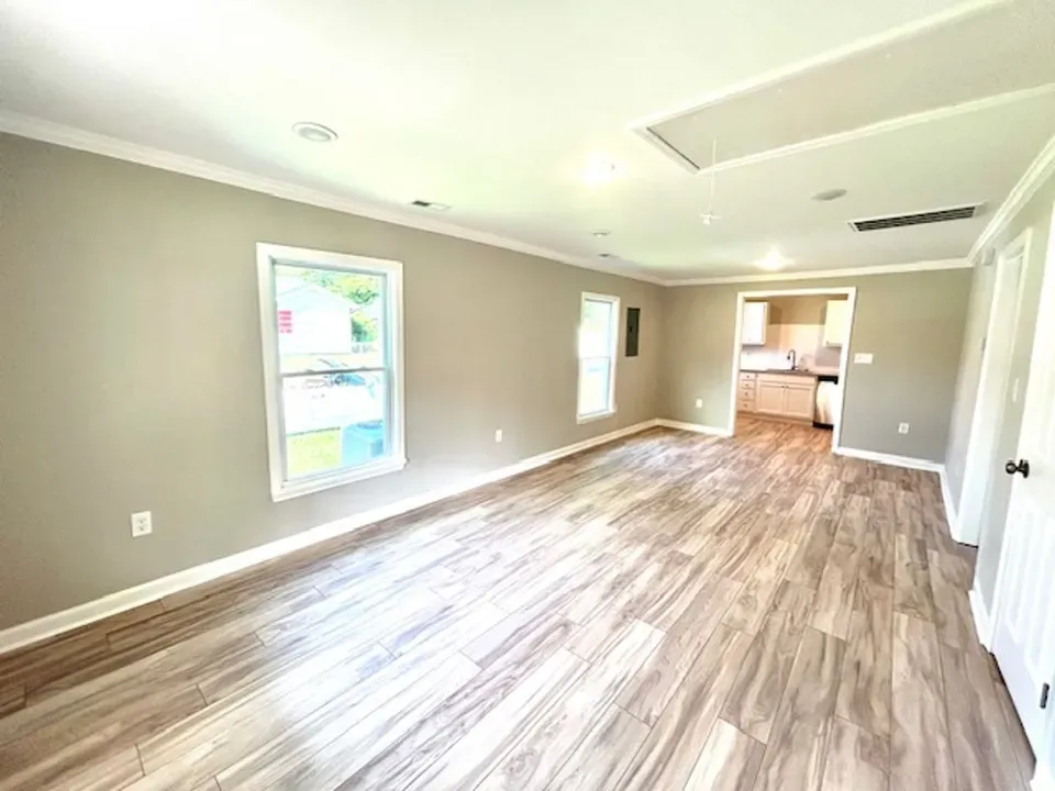 2 Bed 1 Bath Modern Contemporary Residence in Huntsville, AL - 4