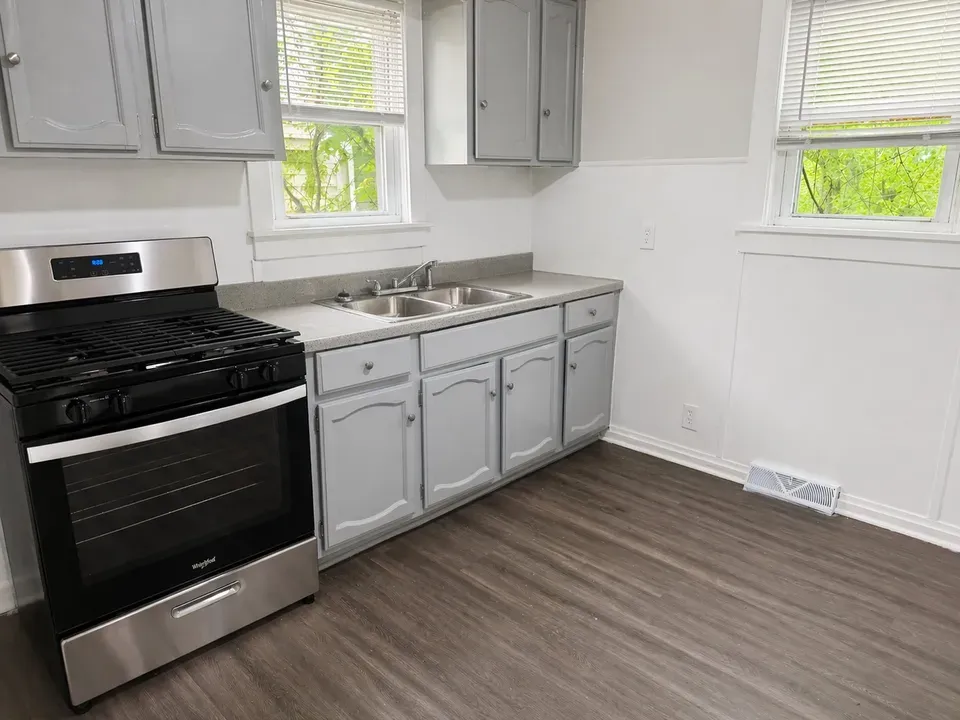 2 Bed 1 Bath Modern Contemporary Residence in Kansas City, KS - 1