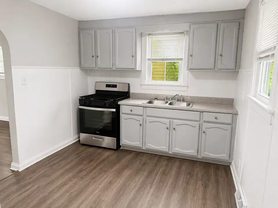 2 Bed 1 Bath Modern Contemporary Residence in Kansas City, KS - 2