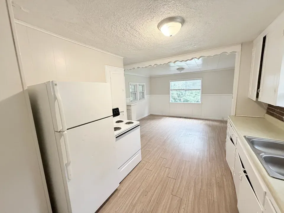 2 Bed 1 Bath Modern Contemporary Residence in Kansas City, KS - 3