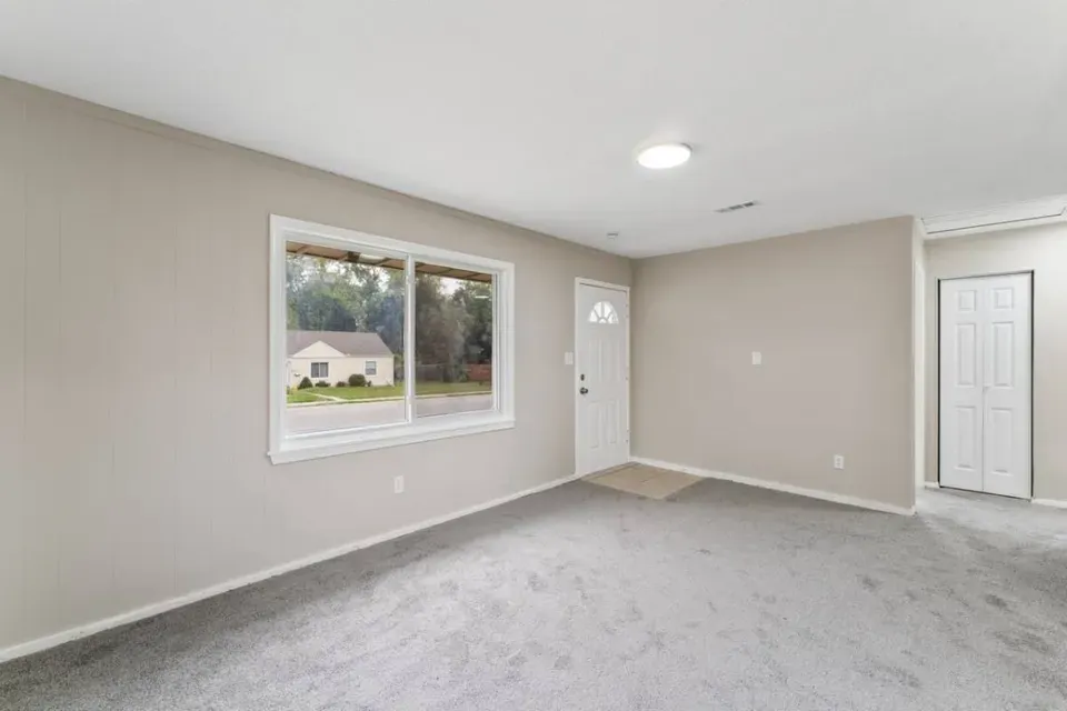 2 Bed 1 Bath Modern Contemporary Residence in Kansas City, KS - 3
