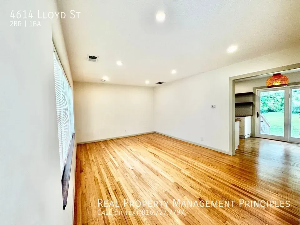 2 Bed 1 Bath Modern Contemporary Residence in Kansas City, KS - 3