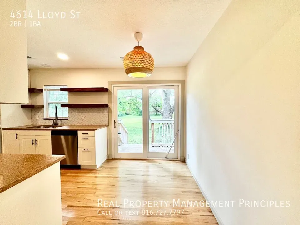 2 Bed 1 Bath Modern Contemporary Residence in Kansas City, KS - 4
