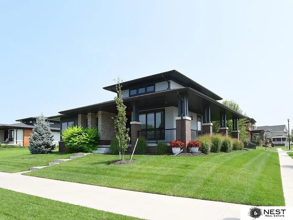 2 Bed 1 Bath Modern Contemporary Residence in Lincoln, NE - 2