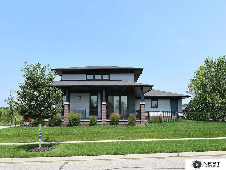 2 Bed 1 Bath Modern Contemporary Residence in Lincoln, NE - 3