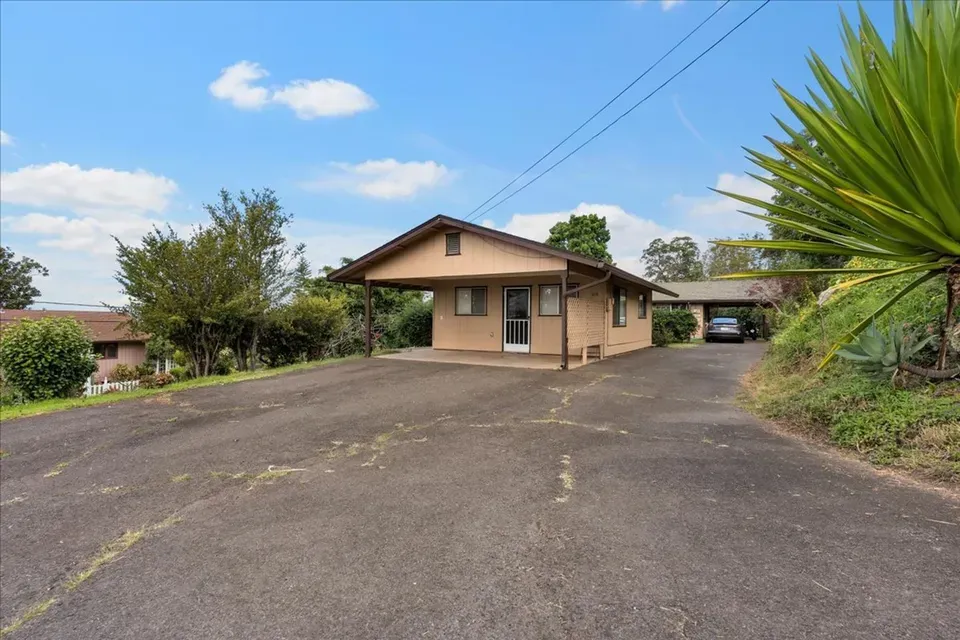 2 Bed 1 Bath Modern Contemporary Residence in Maui, HI - 3