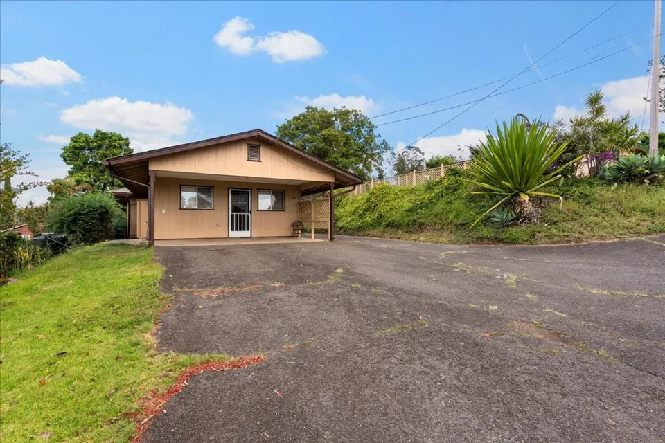 2 Bed 1 Bath Modern Contemporary Residence in Maui, HI - 4