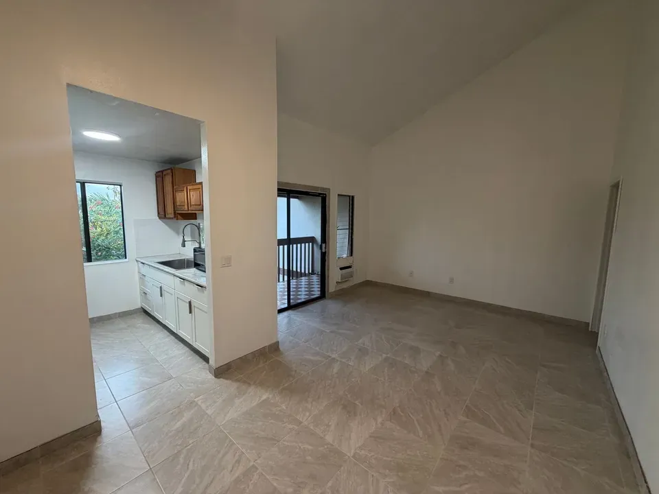 2 Bed 1 Bath Modern Contemporary Residence in Maui, HI
