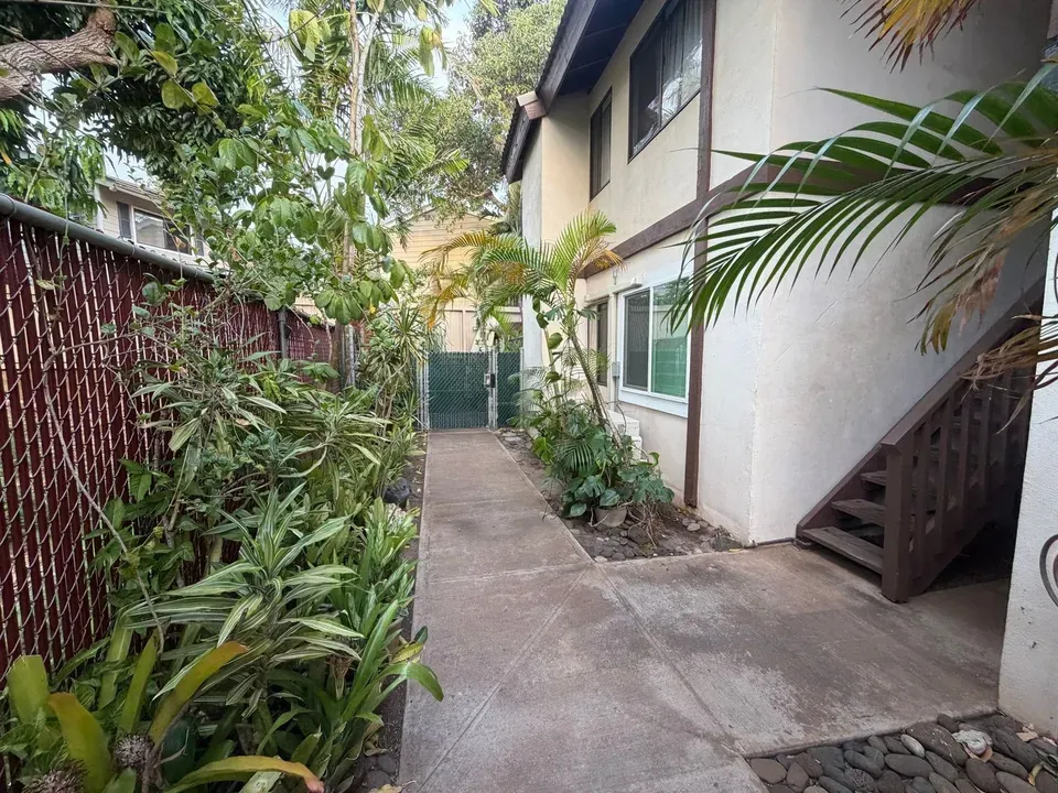 2 Bed 1 Bath Modern Contemporary Residence in Maui, HI - 2