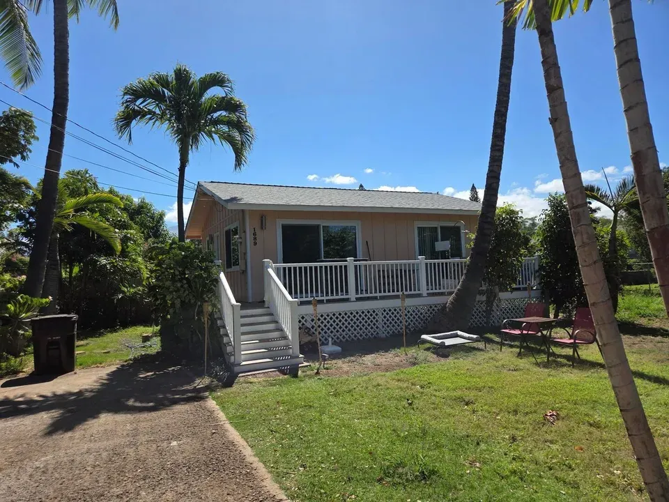2 Bed 1 Bath Modern Contemporary Residence in Maui, HI