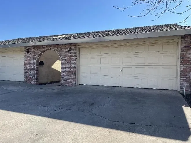 2 Bed 1 Bath Modern Contemporary Residence in Modesto, CA - 2