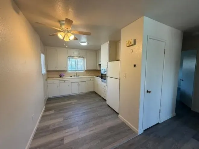 2 Bed 1 Bath Modern Contemporary Residence in Modesto, CA - 4