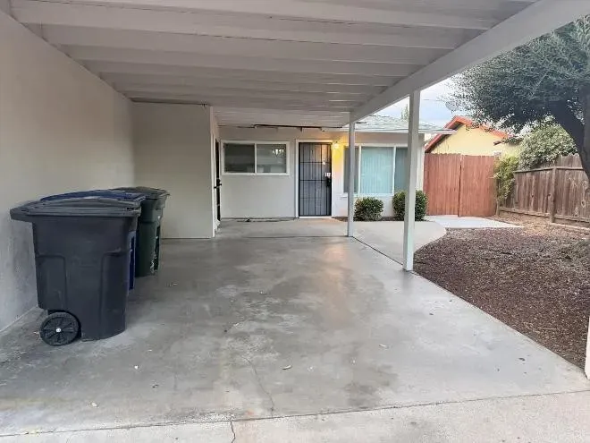 2 Bed 1 Bath Modern Contemporary Residence in Modesto, CA