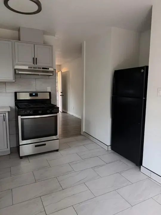 2 Bed 1 Bath Modern Contemporary Residence in Modesto, CA - 2