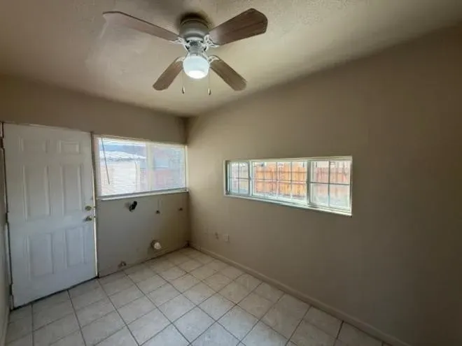 2 Bed 1 Bath Modern Contemporary Residence in Modesto, CA - 3