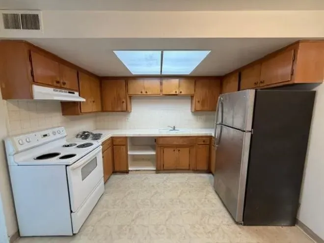 2 Bed 1 Bath Modern Contemporary Residence in Modesto, CA - 3