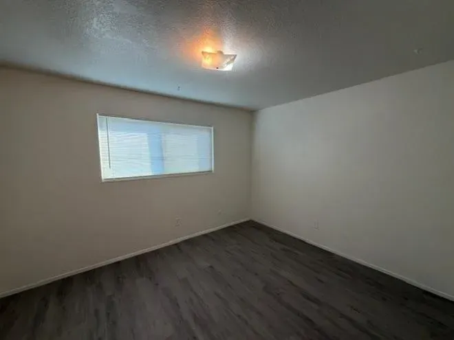 2 Bed 1 Bath Modern Contemporary Residence in Modesto, CA - 4