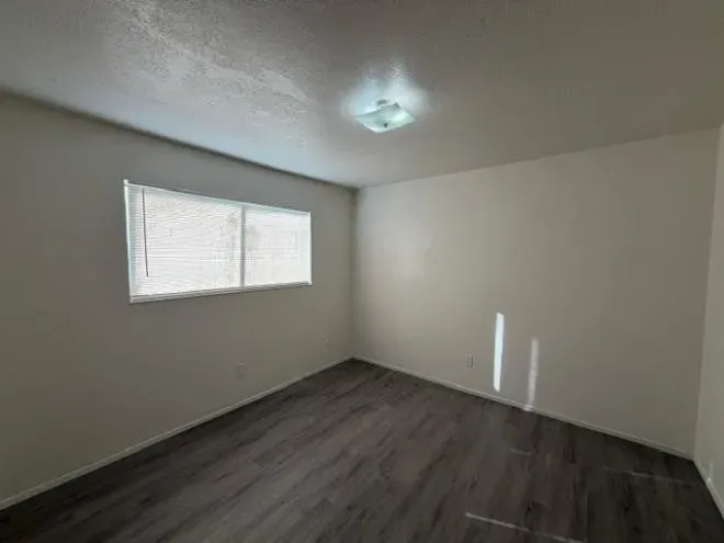 2 Bed 1 Bath Modern Contemporary Residence in Modesto, CA - 5
