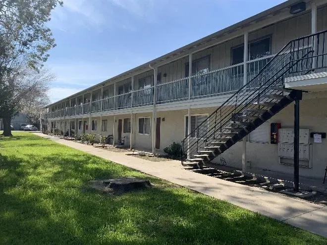 2 Bed 1 Bath Modern Contemporary Residence in Modesto, CA - 3
