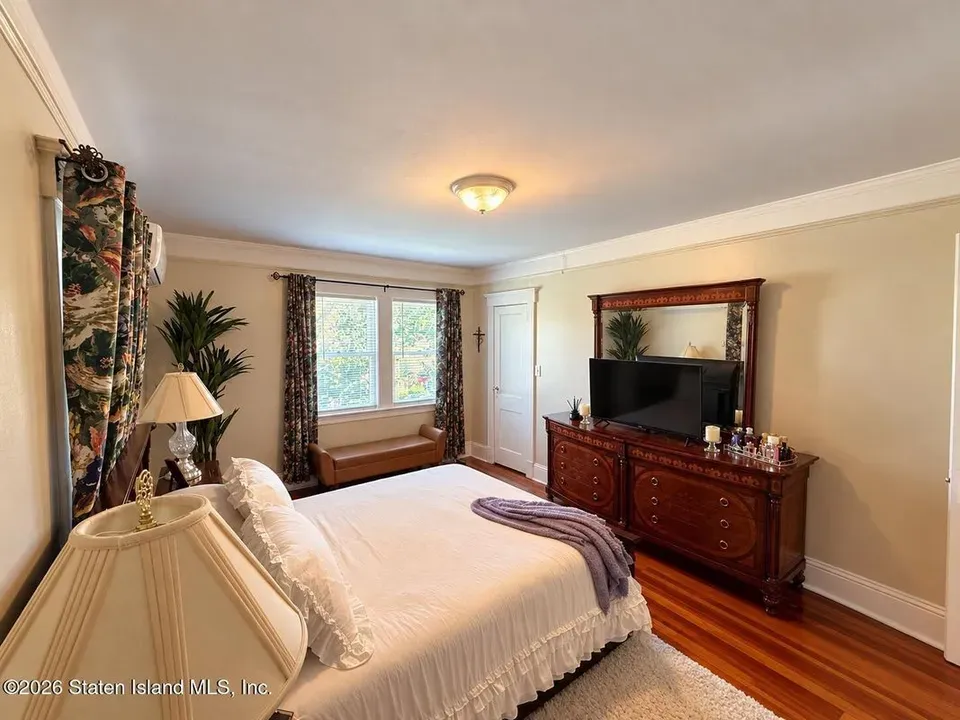 2 Bed 1 Bath Modern Contemporary Residence in New York, NY - 4