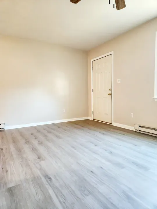 2 Bed 1 Bath Modern Contemporary Residence in Norfolk, VA