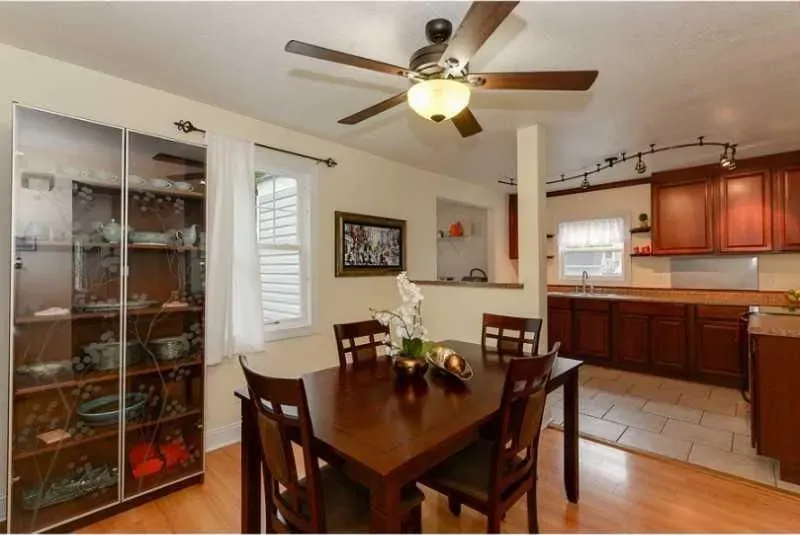 2 Bed 1 Bath Modern Contemporary Residence in Norfolk, VA - 5