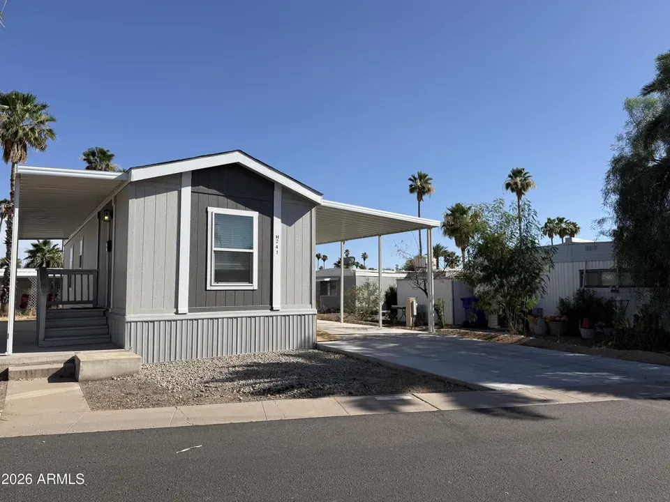 2 Bed 1 Bath Modern Contemporary Residence in Phoenix, AZ - 1