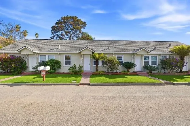 2 Bed 1 Bath Modern Contemporary Residence in Santa Cruz, CA - 2