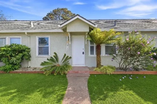 2 Bed 1 Bath Modern Contemporary Residence in Santa Cruz, CA - 4