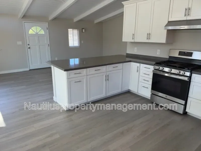 2 Bed 1 Bath Modern Contemporary Residence in Santa Cruz, CA - 5