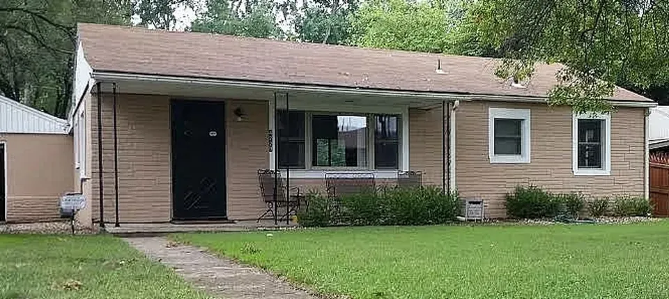 2 Bed 1 Bath Modern Contemporary Residence in Topeka, KS