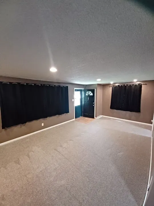 2 Bed 1 Bath Modern Contemporary Residence in Topeka, KS - 5